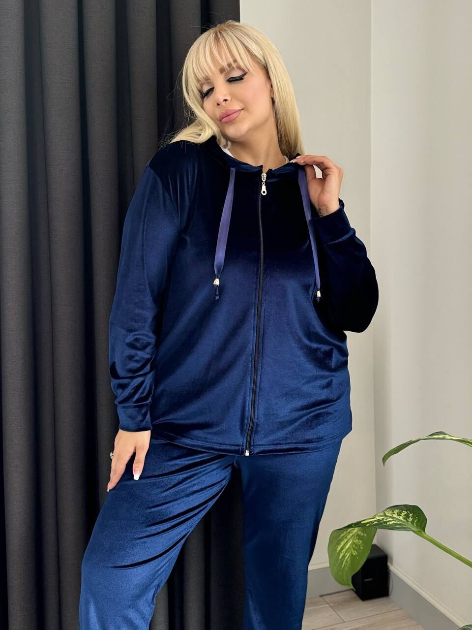 FERMUARLI KADİFE EŞOFMAN TAKIM