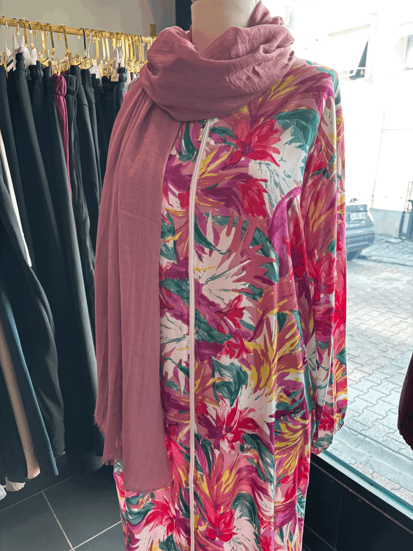 FERMUARLI MODEL NAMAZ ELBİSESİ