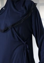 PAMUKLU PENYE KUMAŞ KENDİNDEN BAŞÖRTÜLÜ NAMAZ ELBİSESİ